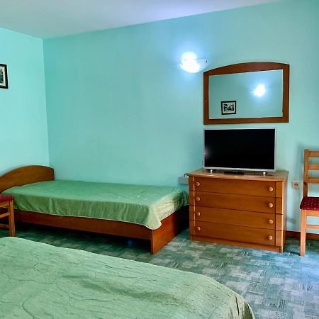 Sun House Hotel Trjavna Kültér fotó